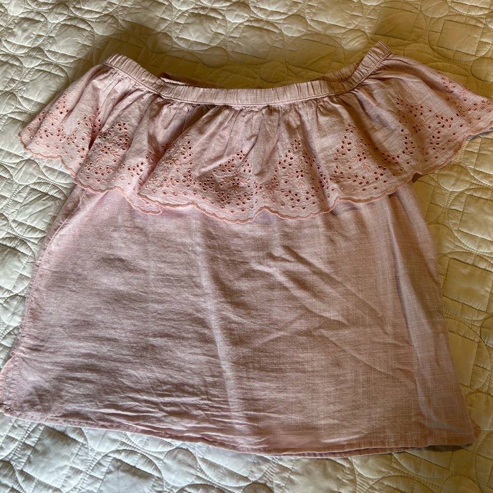 Abercrombie and Fitch, pink, off the shoulder blouse. Size Small
